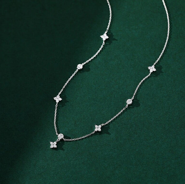 Anenjery Inlaid Zircon Four-leaf Flower Chain Necklace for Women, Light Luxury Jewelry, Women's Chain Necklace, Cubic Zirconia Jewelry Gift
