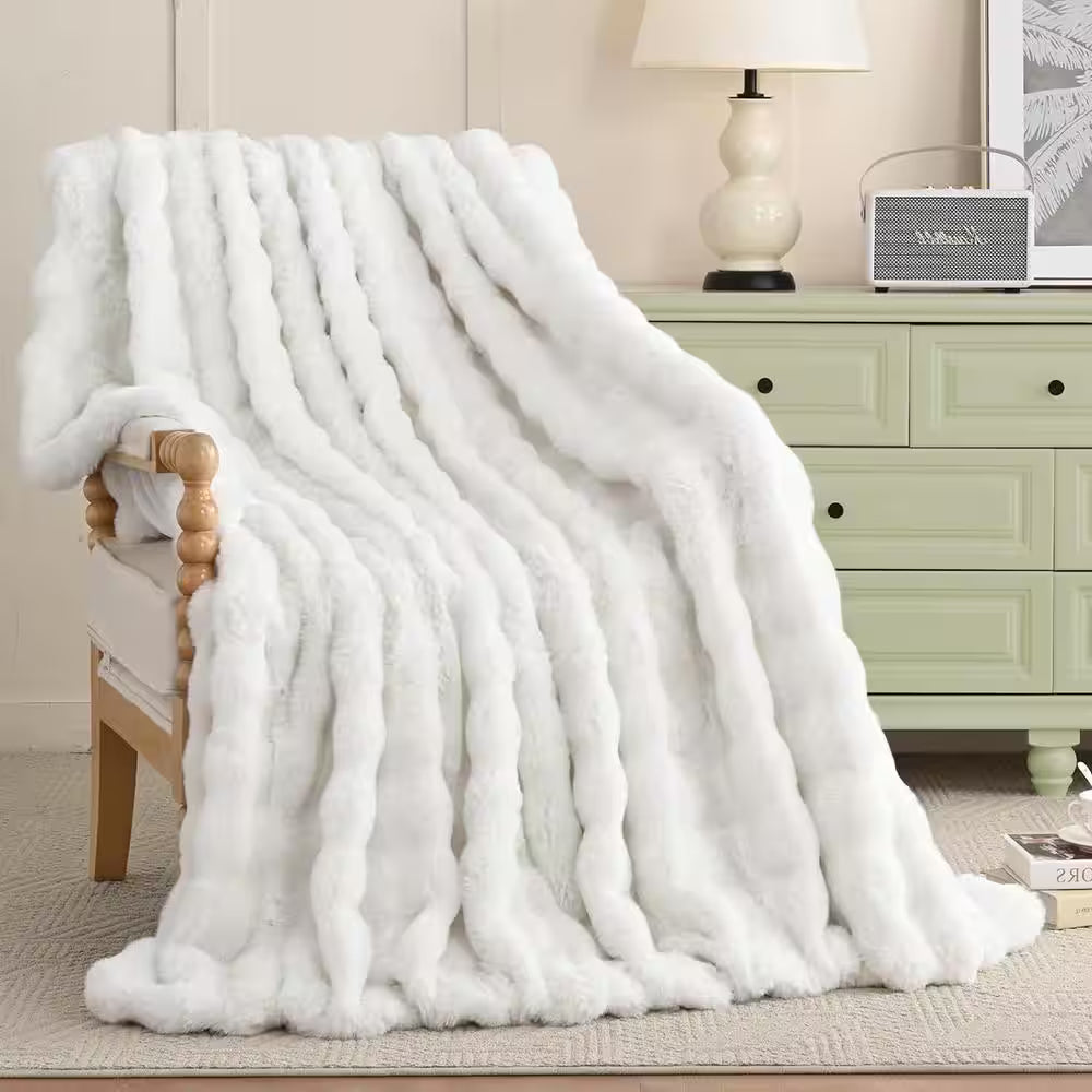 Throw Blankets & Couch Essentials