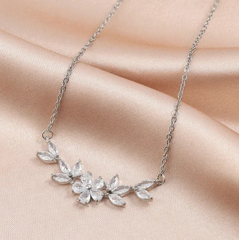 Fashion Cubic Zirconia Flower Pendant Necklace For Women