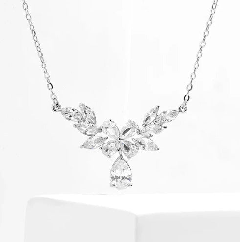 Fashion Cubic Zirconia Flower Pendant Necklace For Women