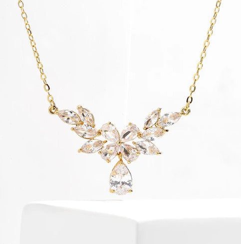 Fashion Cubic Zirconia Flower Pendant Necklace For Women