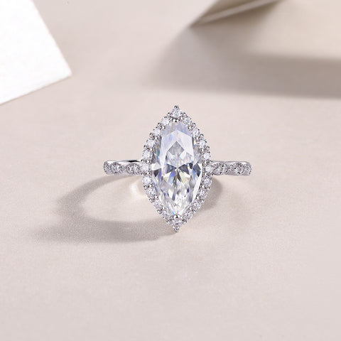 The Realm Of Delight - A Fashionable Diamond Jewelry Piece Set With Moissanite S925 Sterling Silver And Platinum-plated Diamond Ring