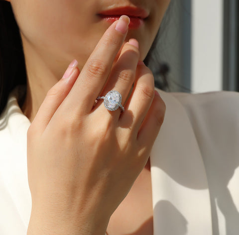 Bright Moon - A Fashionable Diamond Jewelry Piece Set With Moissanite S925 Sterling Silver And Platinum-plated Diamond Ring