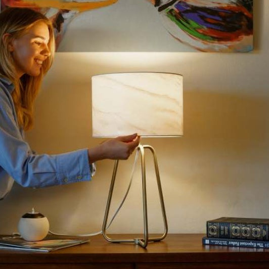 New Design Small Modern Stylish Desk Lamp In Stock In The United States