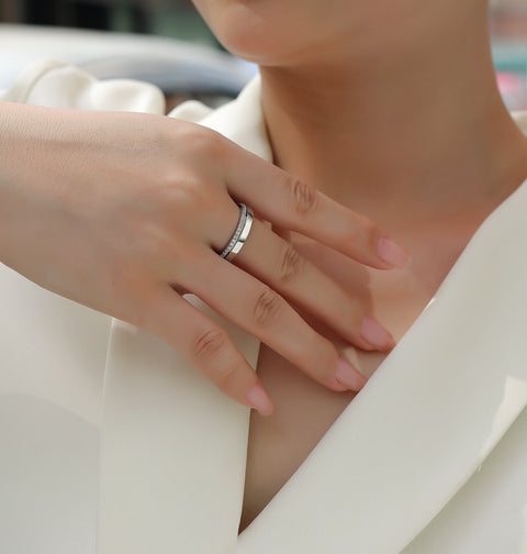 Double Ring Shadow - A Fashionable And Luxurious Jewelry Piece Set With Moissanite S925 Sterling Silver And Platinum-plated Diamond