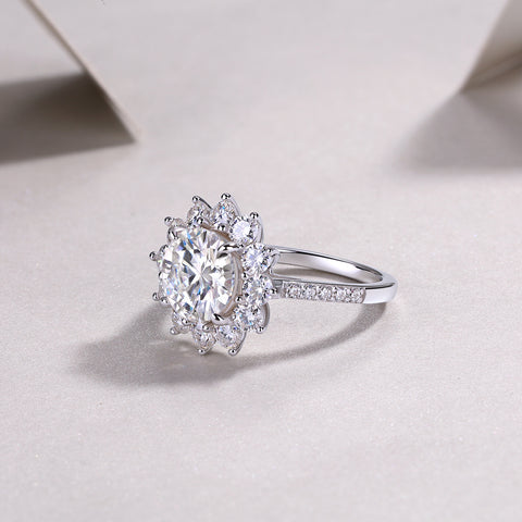 Sunflower - A Fashionable Diamond Jewelry Piece Set With 3-carat Moissanite S925 Sterling Silver And Platinum Diamond Ring