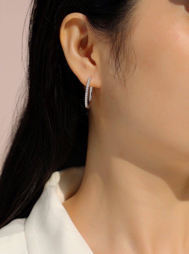 Yuedong Light - Fashionable And Luxurious Diamond Jewelry Pendant Set